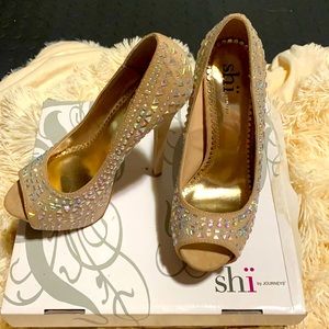 Shï by journeys diamond heels